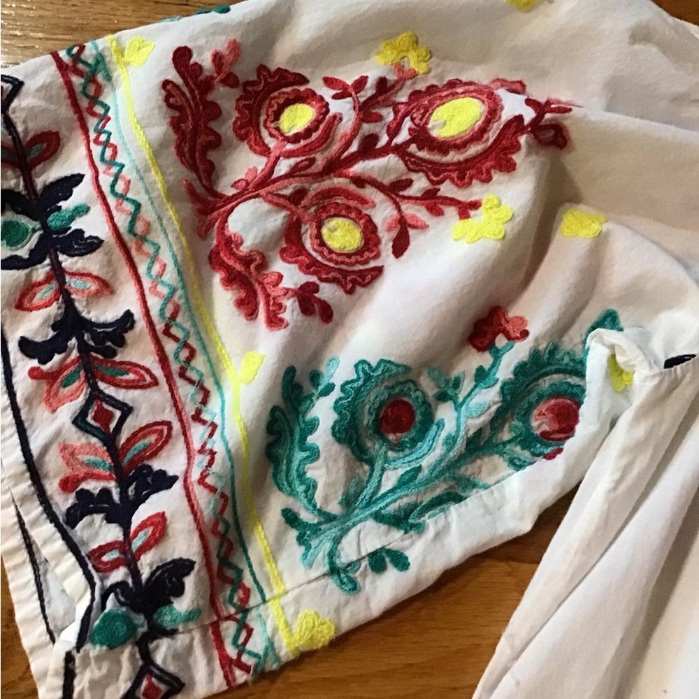 Embroided Blouse size large - Picture 2 of 7